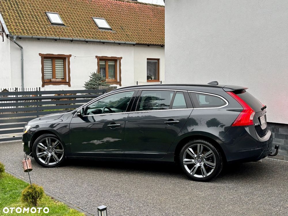 Volvo V60 D3 Summum - 24