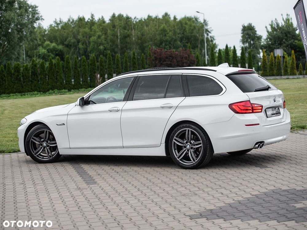 BMW Seria 5 528i Sport-Aut - 10