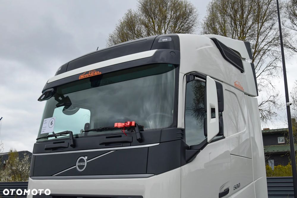 Volvo FH500 / EURO 6 / NOWY MODEL / KLIMATYZACJA POSTOJOWA / ACC / LEDY / 2 ZBIORNIKI / 2022 / NISKI PRZEBIEG / SERWISOWANY / SPROWADZONY - 10