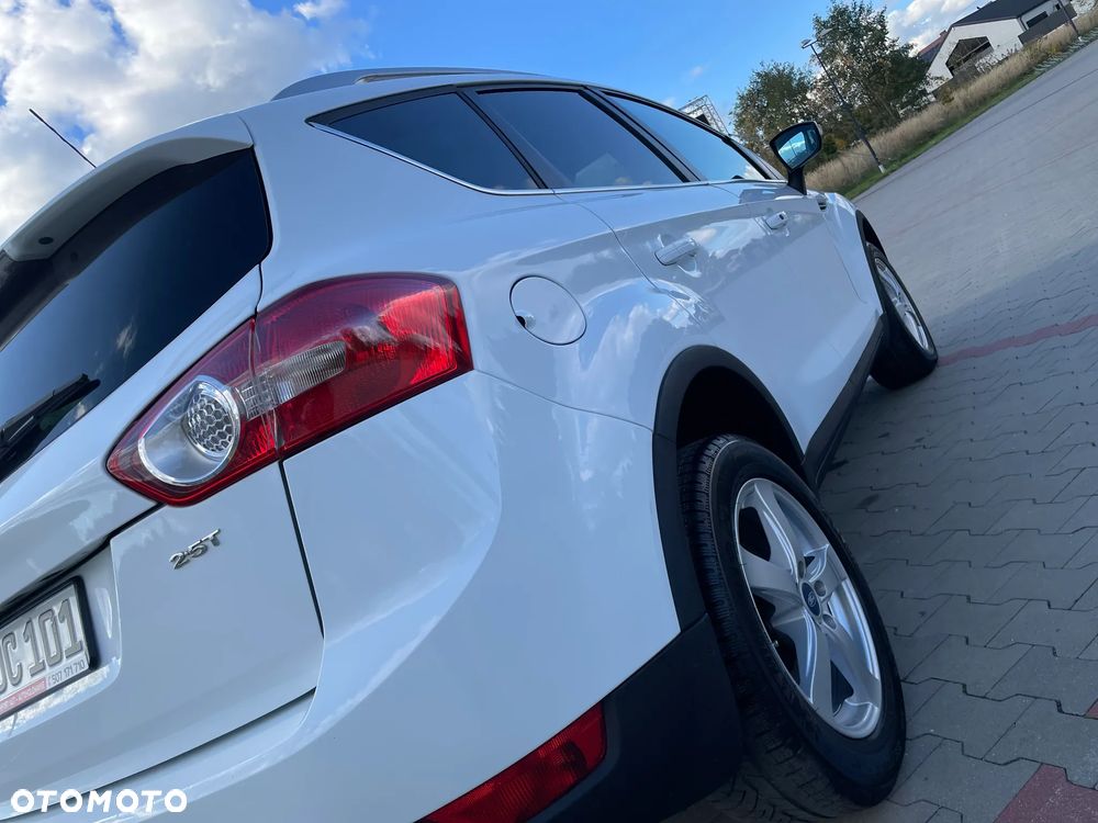 Ford Kuga 2.5 4x4 Individual - 25