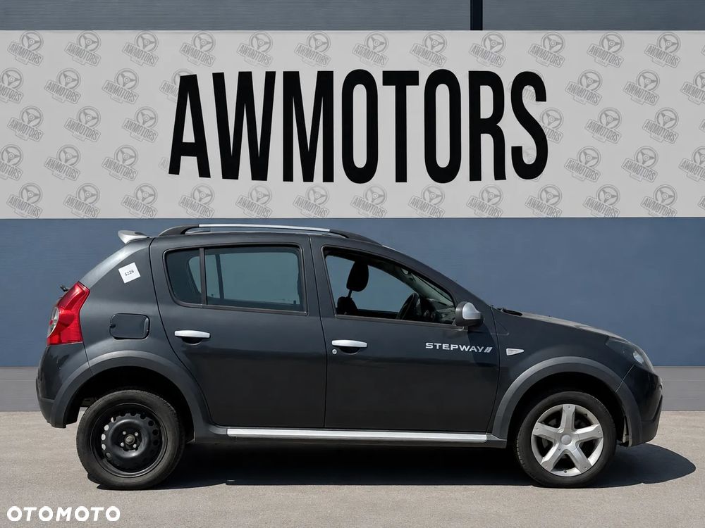 DACIA SANDERO 2009 *SAMOCHÓD NA CZĘŚCI*5315 MASKA, LAMPA, DRZWI, LUSTERKO, ZDERZAK, GRILL, BŁOTNIK, KLAPA, BELKA, DESKA, FOTELE, KANAPA, ĆWIARTKA KIEROWNICA, TARCZE, ZACISKI, ZAWIESZENIE, KOMPLETNY PRZÓD, KOMPLETNY TYŁ, LICZNIK, ZEGARY, PRAWE LEWE PRZÓD TYŁ - 1