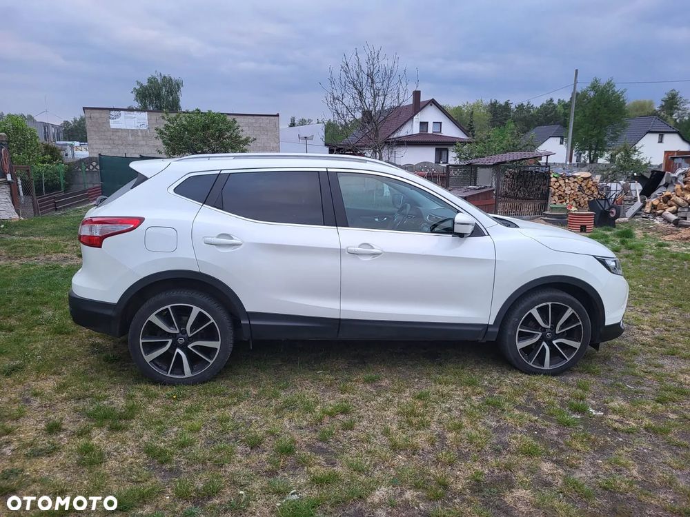 Nissan Qashqai 1.6 DCi Xtronic N-Connecta - 4