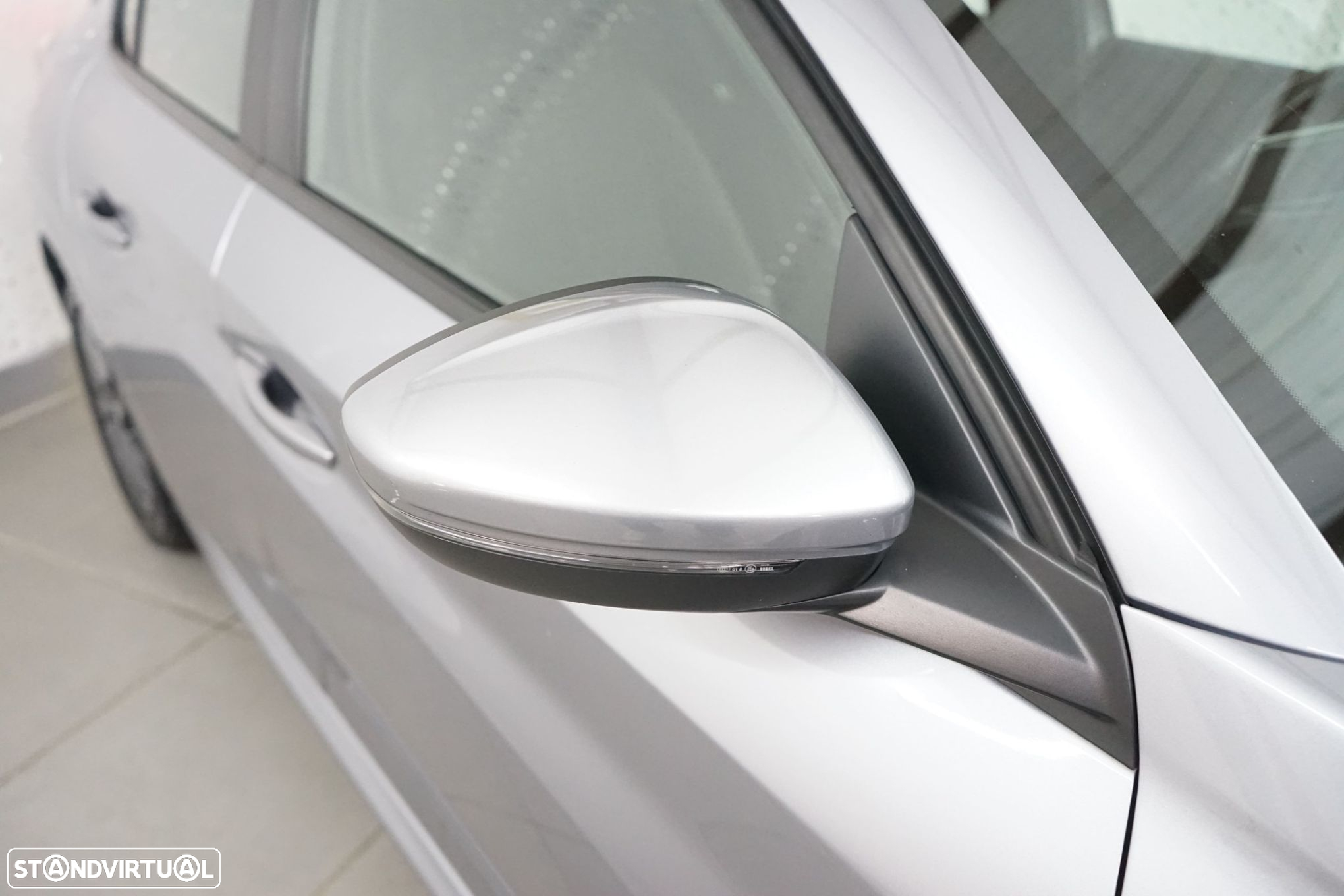 Peugeot 208 1.2 PureTech SE Style - 11