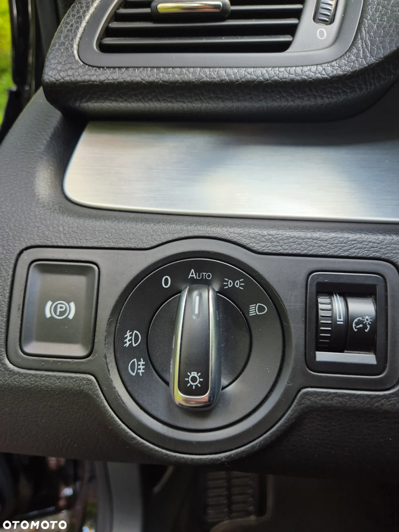 Volkswagen Passat 2.0 TDI DPF Highline - 13