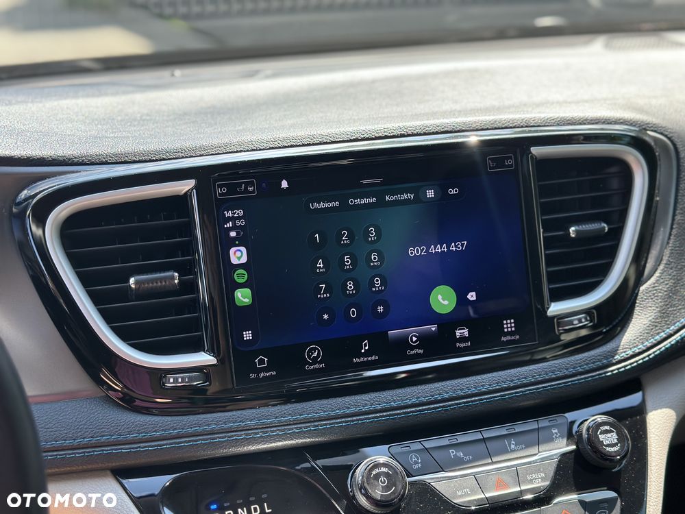Chrysler Pacifica - 16