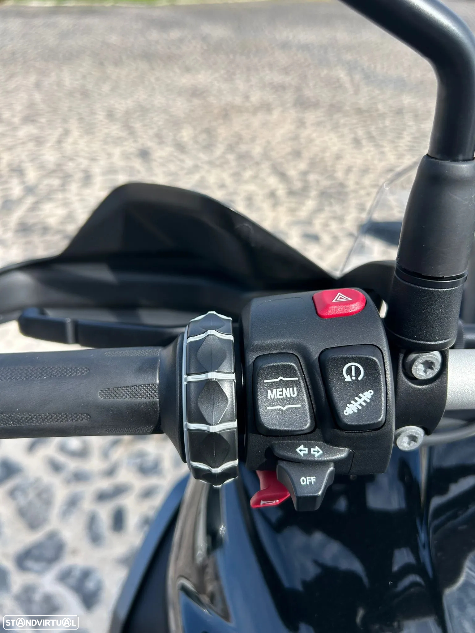BMW F 850 GS Adventure TRIPLE BLACK - 12