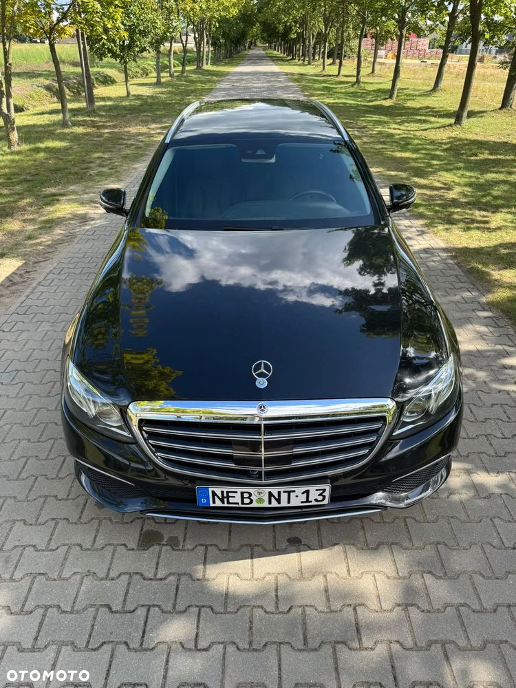 Mercedes-Benz Klasa E 220 d 9G-TRONIC Exclusive - 4