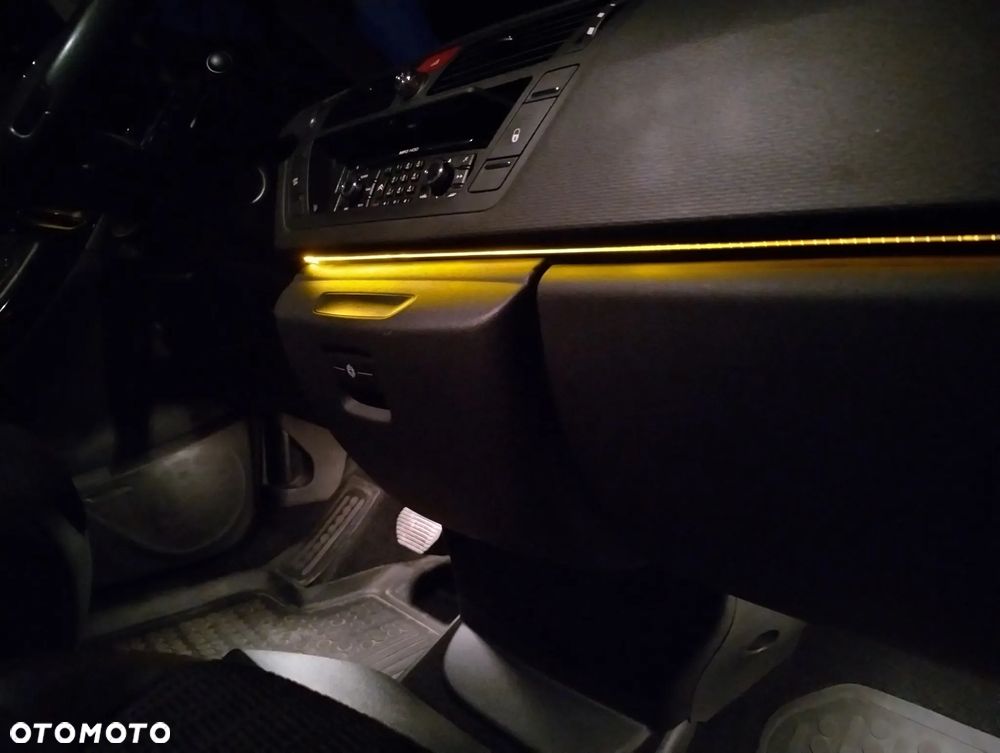 Citroën C4 Picasso 1.6 e-HDi FAP EGS6 Exclusive - 21