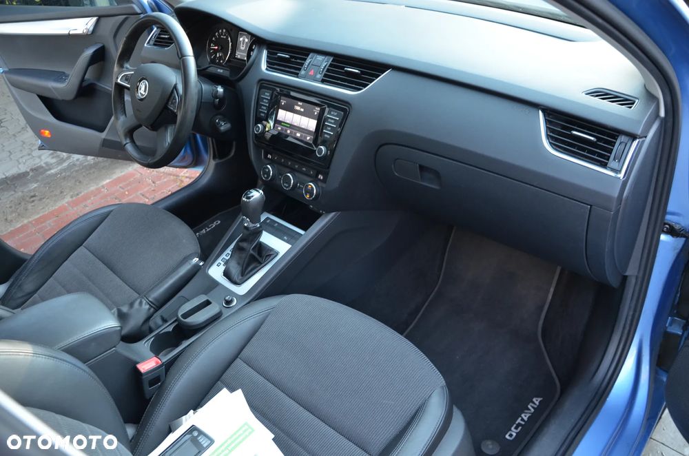 Skoda Octavia 1.6 TDI Elegance DSG - 18