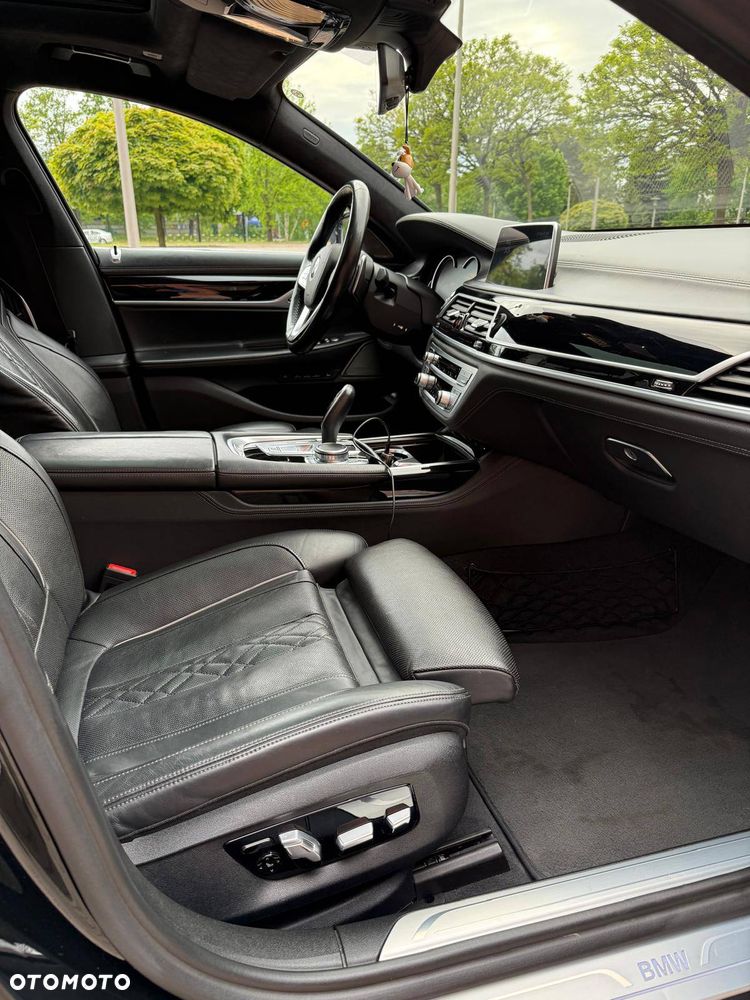 BMW Seria 7 750Ld xDrive - 26