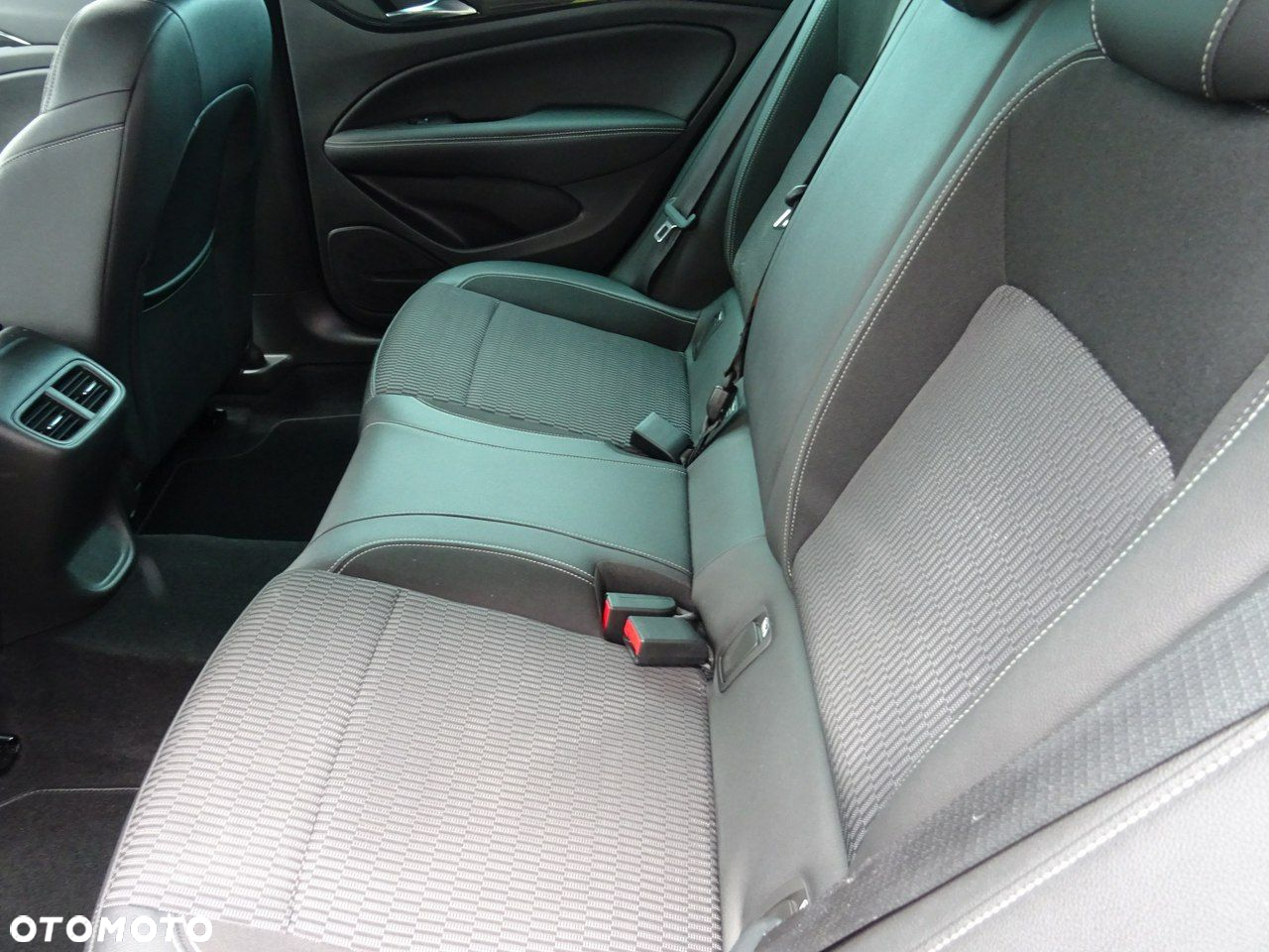 Opel Insignia - 8