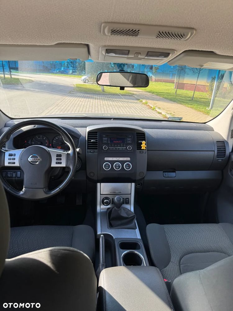 Nissan Navara 2.5 D LE Long EU5 - 7