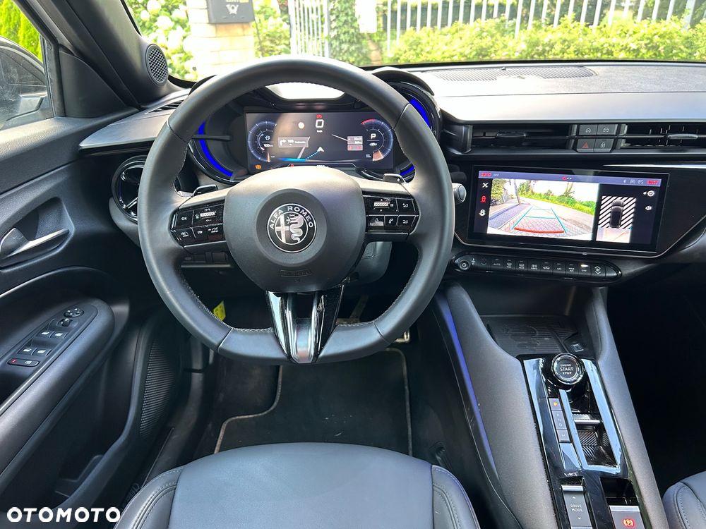 Alfa Romeo Junior 1.2 mHEV Sport Speciale eDCT - 16