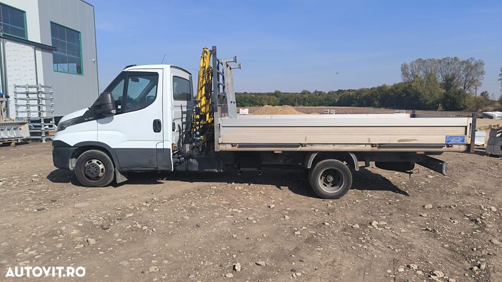 Iveco Daily cu obloane si macara - 4