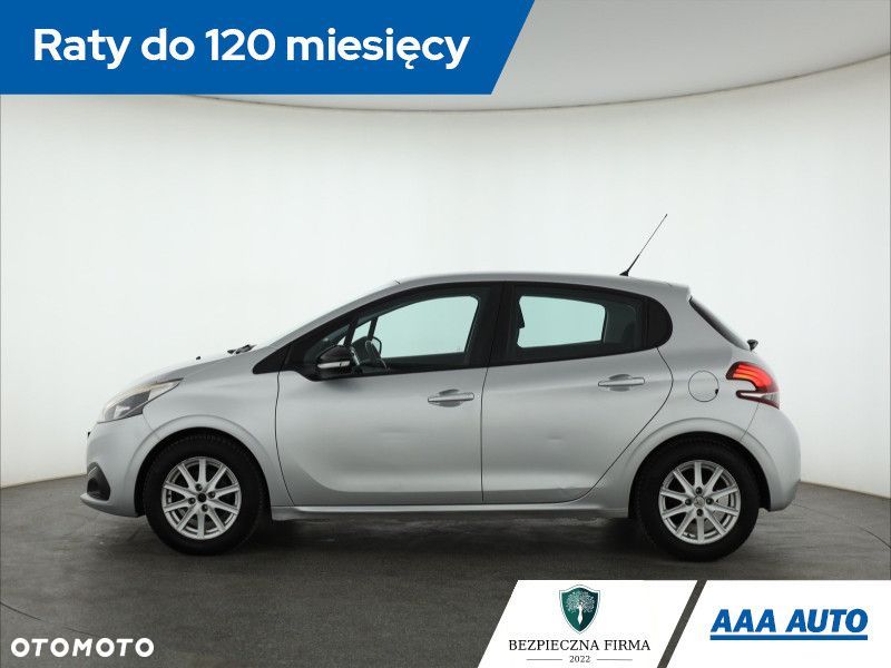 Peugeot 208 - 4