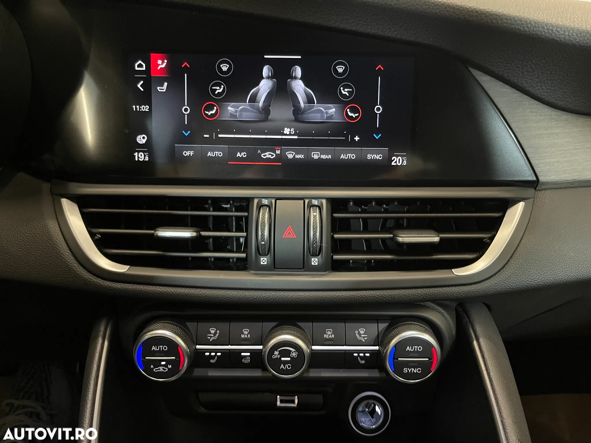 Alfa Romeo Giulia 2.0 Turbo AWD AT8 Ti - 30