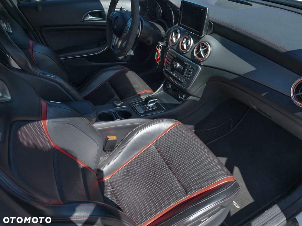 Mercedes-Benz GLA 45 AMG 4-Matic Edition 1 - 21