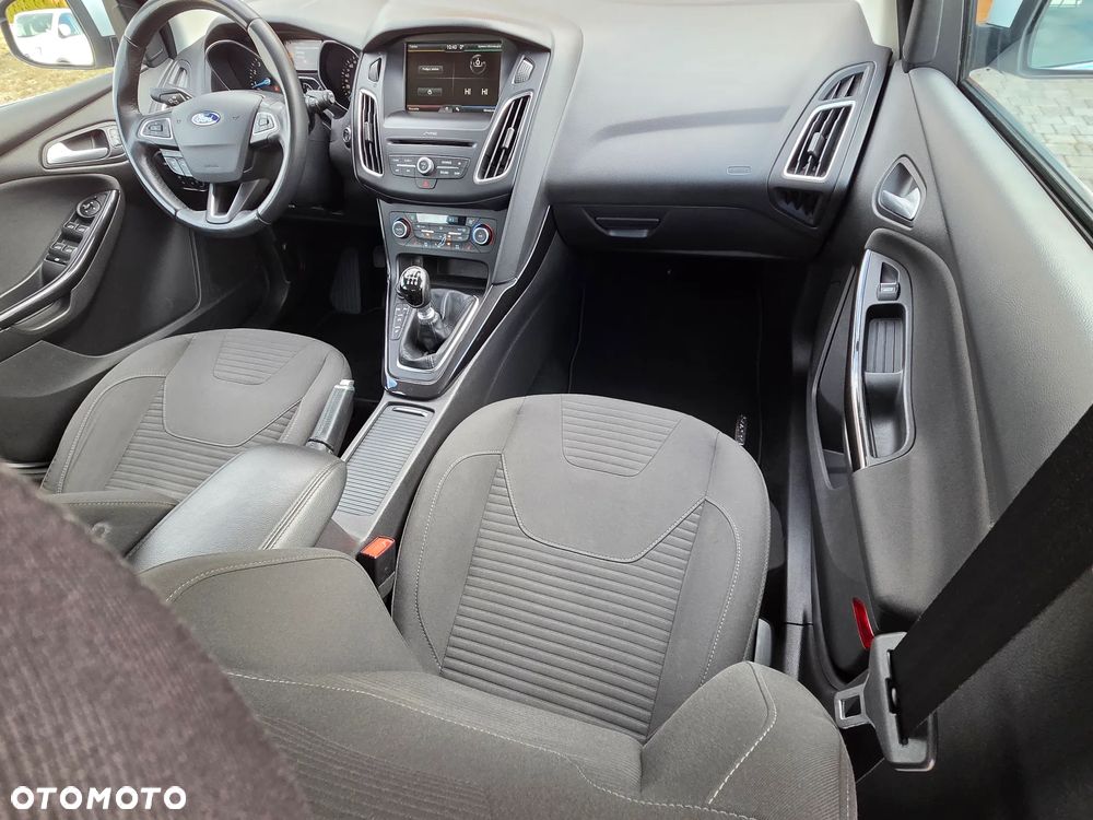Ford Focus 1.0 EcoBoost Titanium - 21