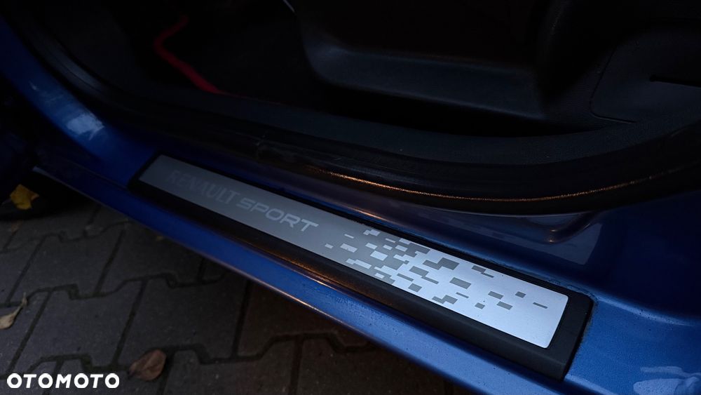 Renault Megane TCe 180 GT - 13