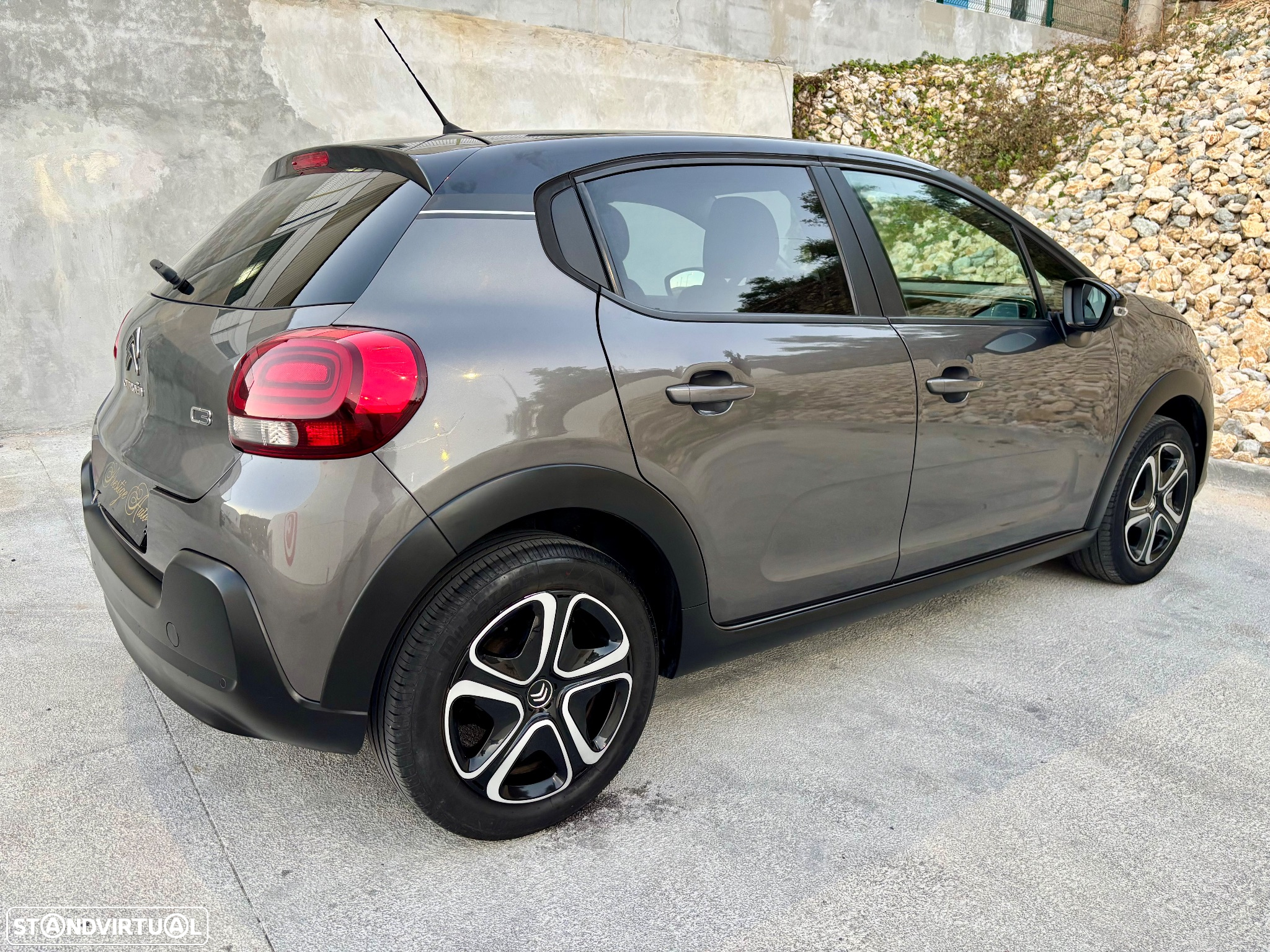 Citroën C3 1.2 PureTech Shine - 20