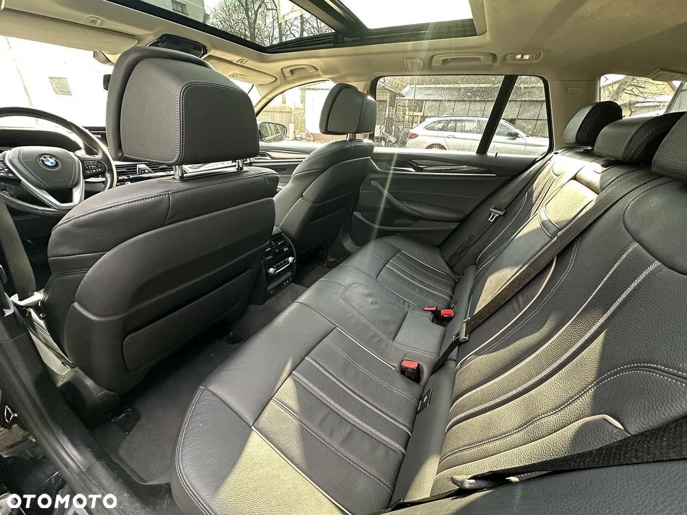 BMW Seria 5 540d xDrive Luxury Line - 22