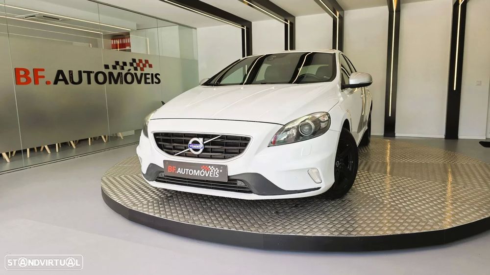Volvo V40 2.0 D2 R-Design - 1