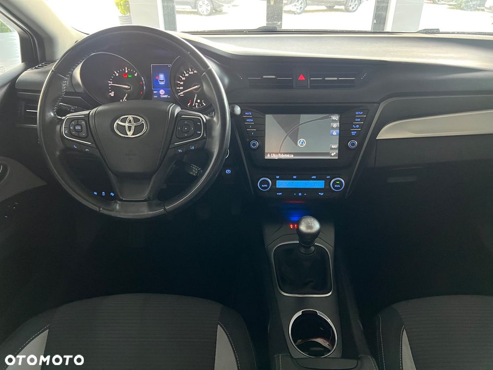 Toyota Avensis - 21