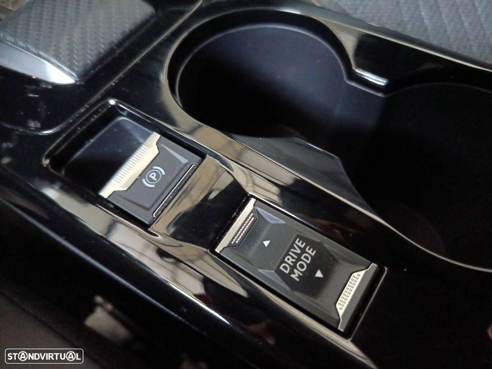 Peugeot 2008 1.2 Hybrid Allure e-DCS6 - 19