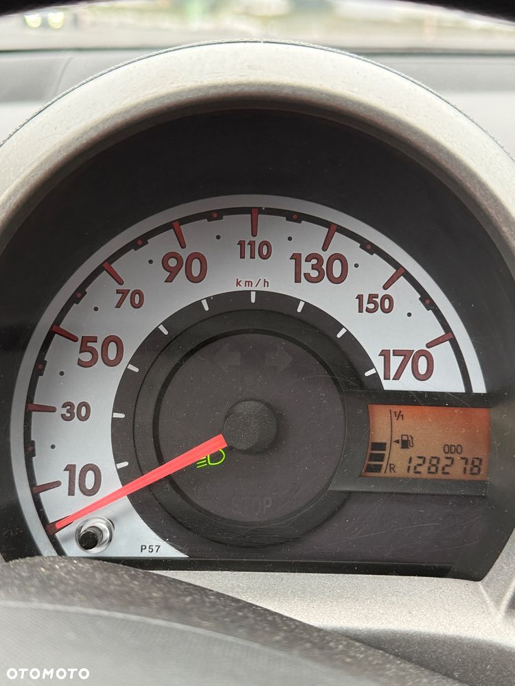 Peugeot 107 1.0 Happy - 10