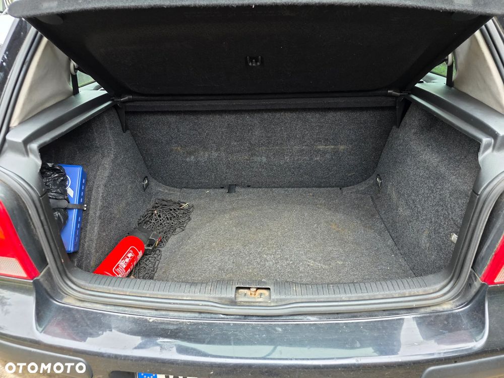 Volkswagen Golf 1.6 Basis - 5