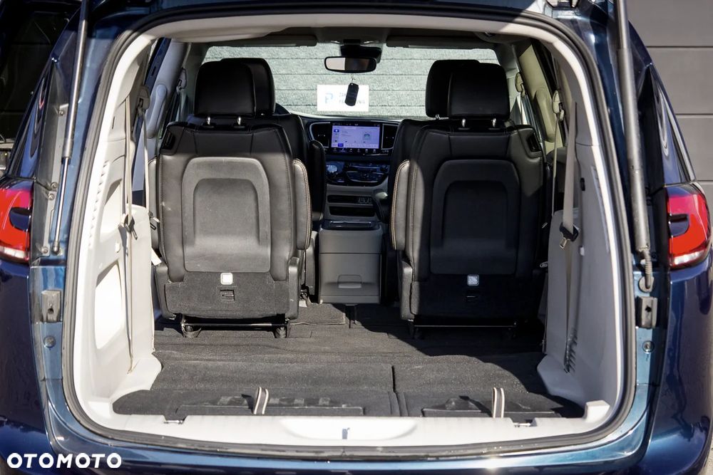 Chrysler Pacifica - 10