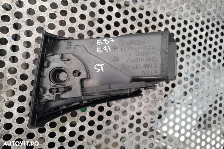 Grila ventilatie bord stanga 705918712 BMW Seria 1 E87 [2004 - 2007] - 1