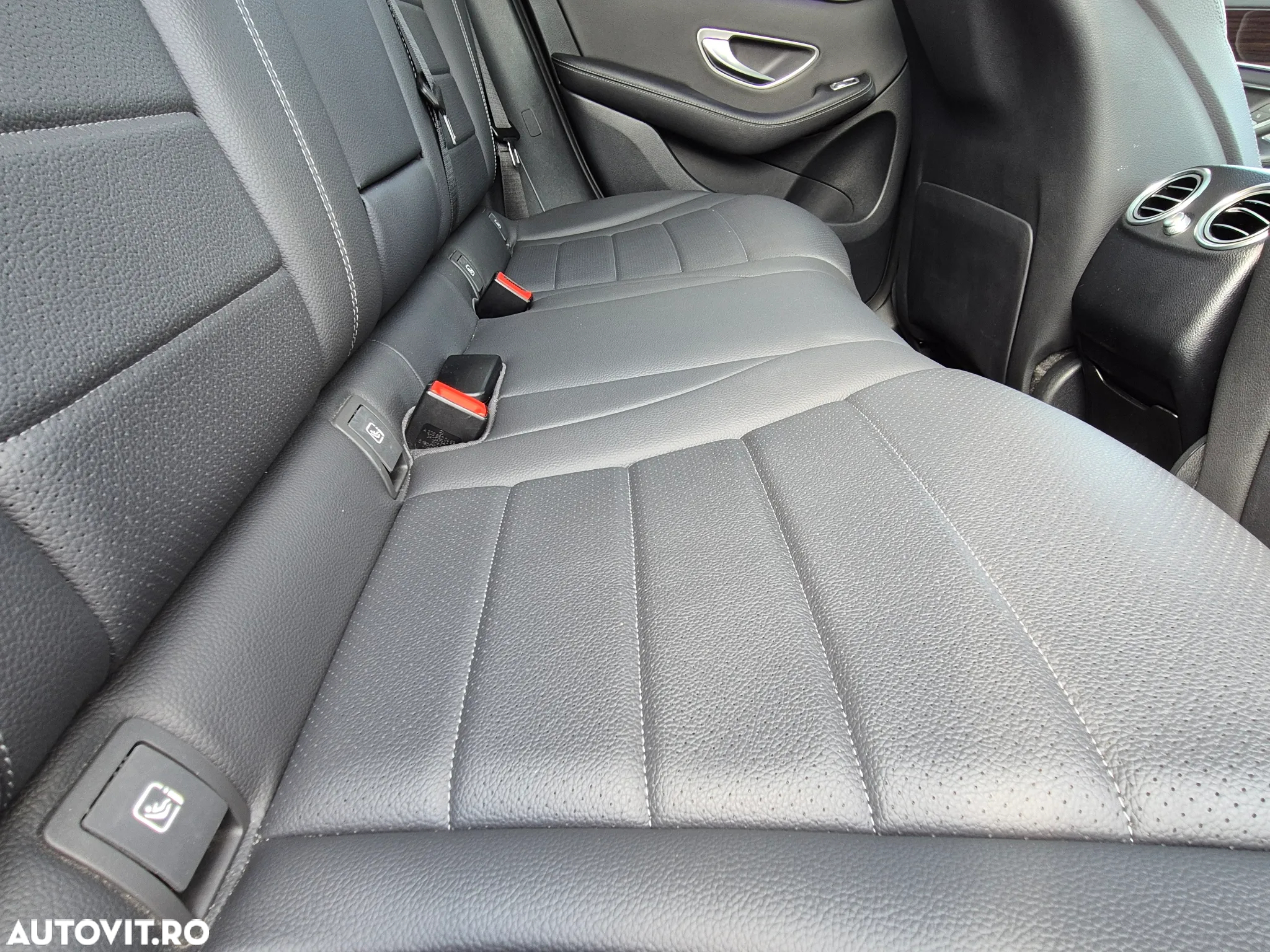 Mercedes-Benz GLC 220 d 4Matic 9G-TRONIC - 25