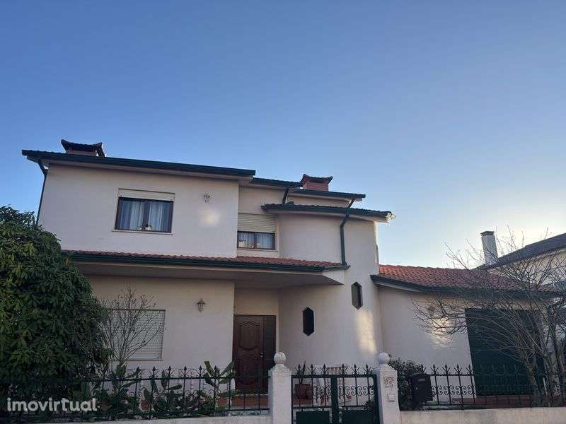 Moradia T3+2 em Esposende com excelente exposição solar - Grande imagem: 3/8