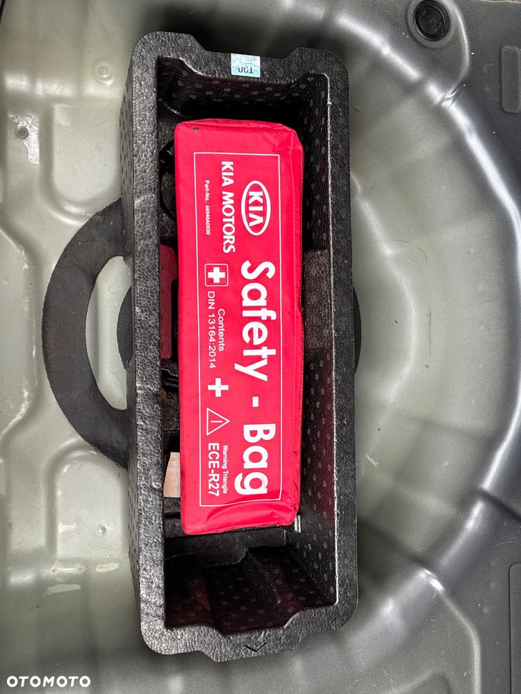 Kia Rio 1.0 T-GDI 100 Dream-Team Edition - 37