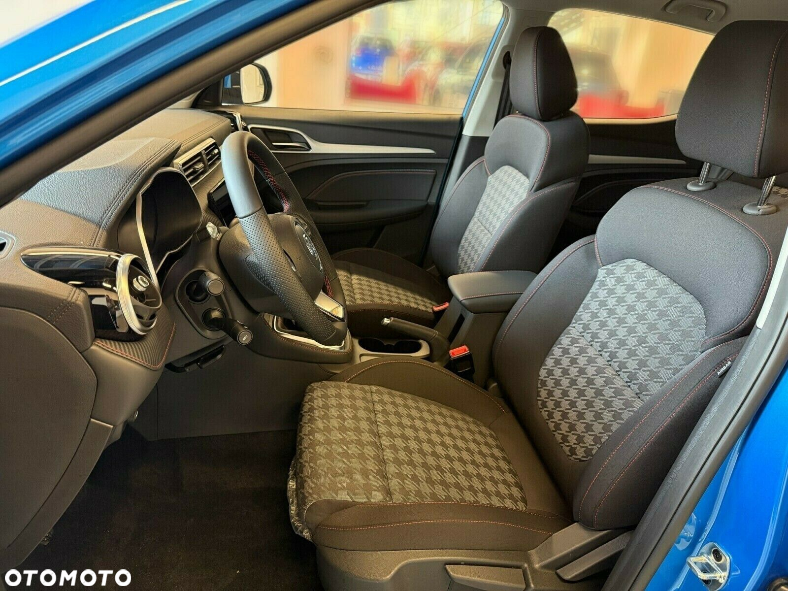 MG ZS - 12
