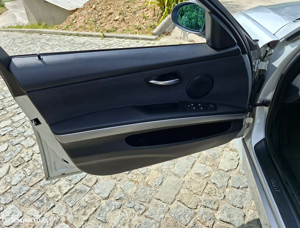 BMW 320 d Sport - 13