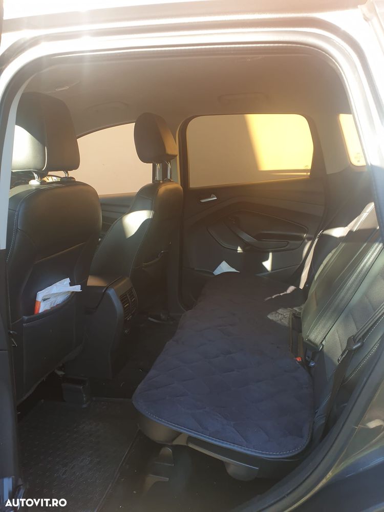 Ford Kuga 2.0 TDCi 4WD Powershift Titanium - 6