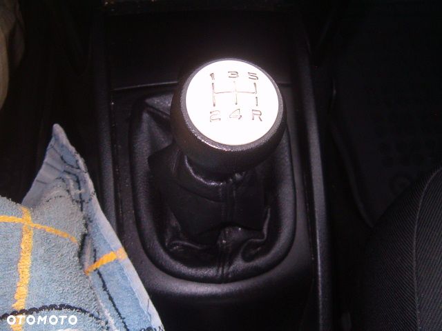 Peugeot 207 - 28