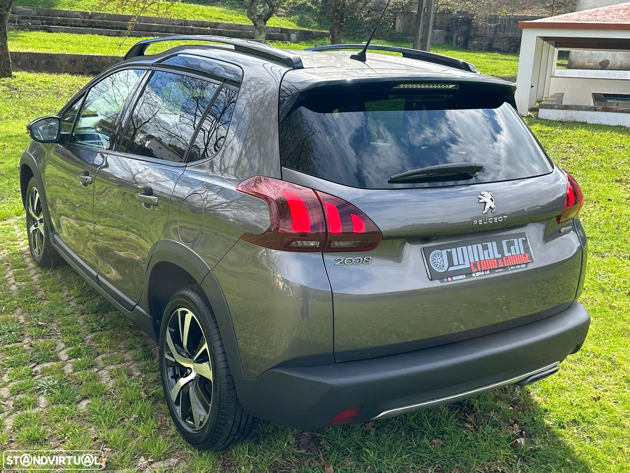 Peugeot 2008 1.6 BlueHDi GT Line - 28