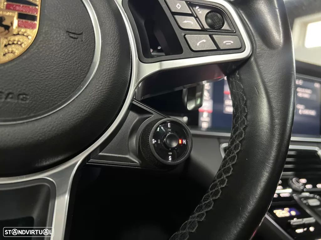 Porsche Panamera 4 E-Hybrid Executive - 18