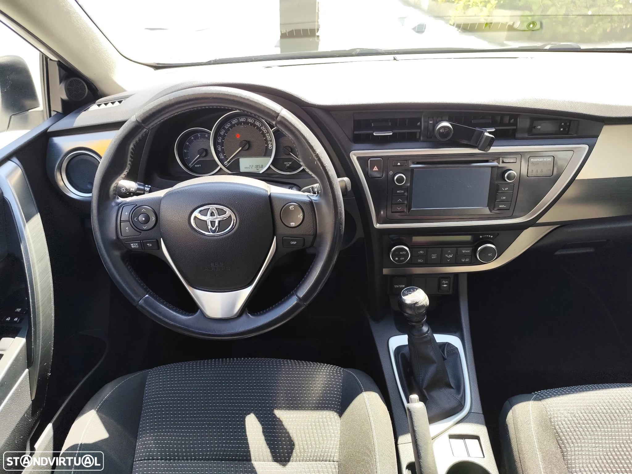 Toyota Auris 1.4 D-4D Comfort+J16+Navi - 5