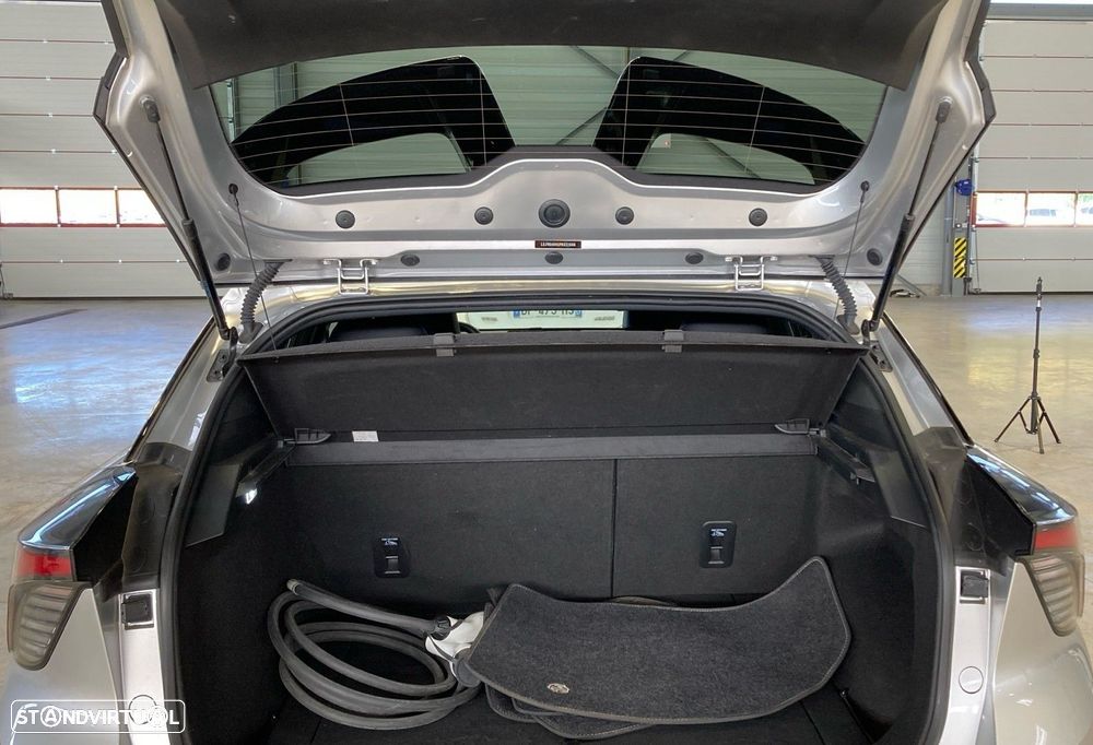 MG MG4 64 kWh Luxury - 9
