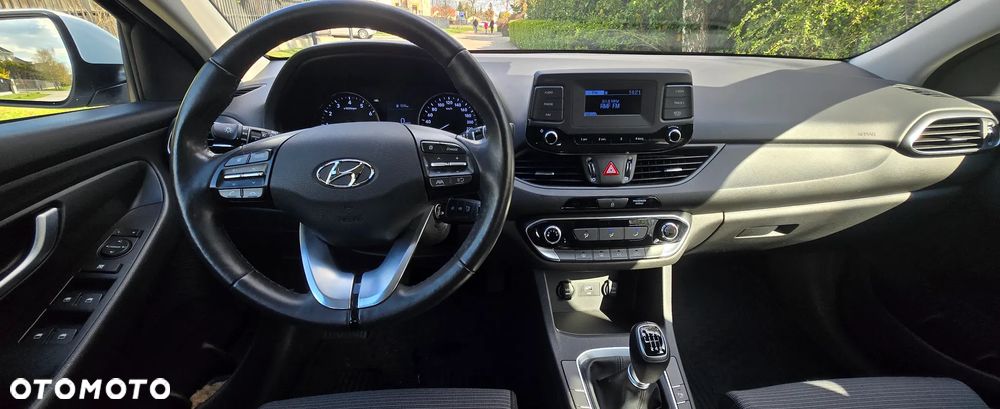 Hyundai i30 1.5 DPI Classic + - 12
