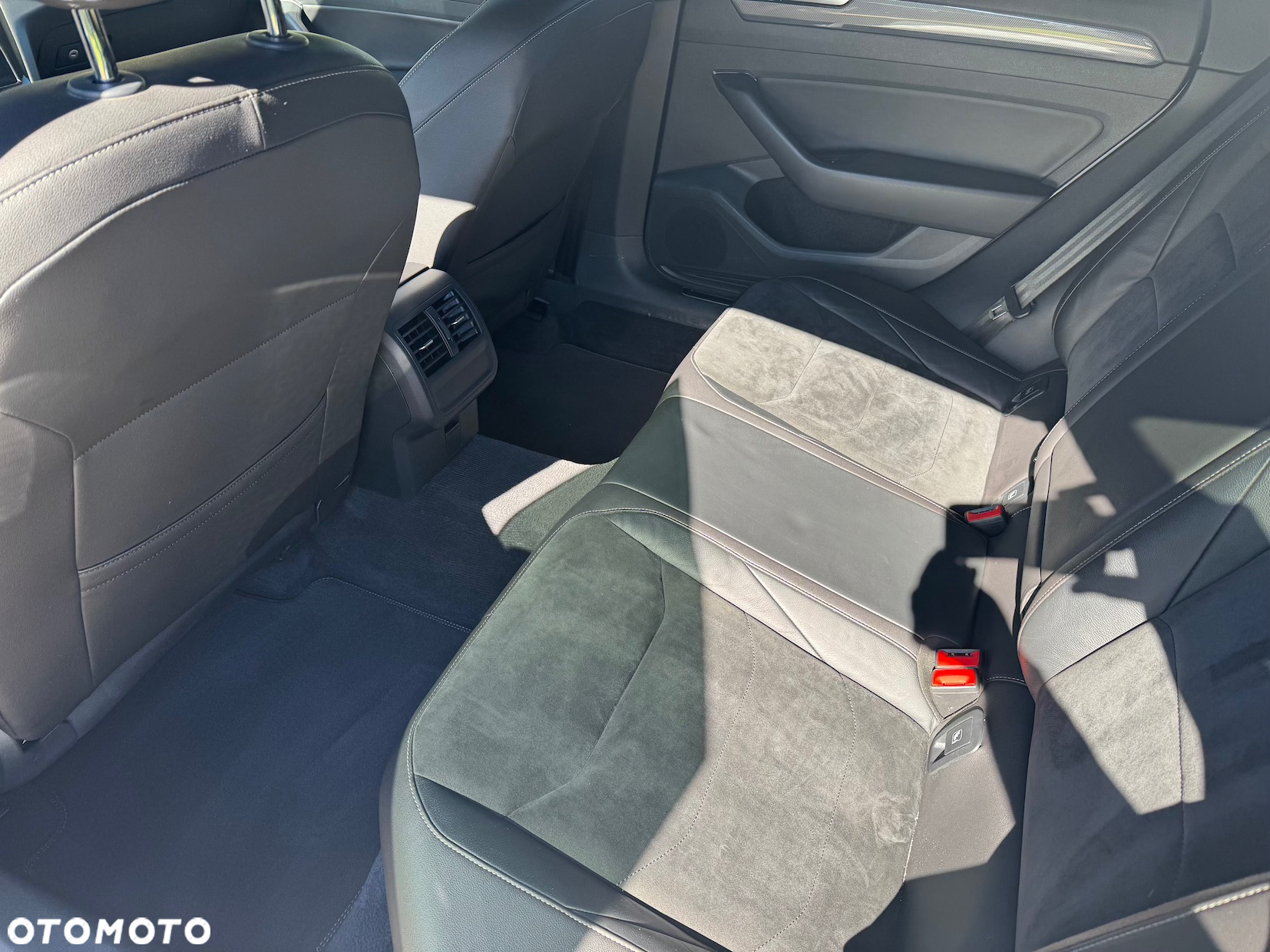 Volkswagen Arteon 2.0 TSI R-Line DSG - 13