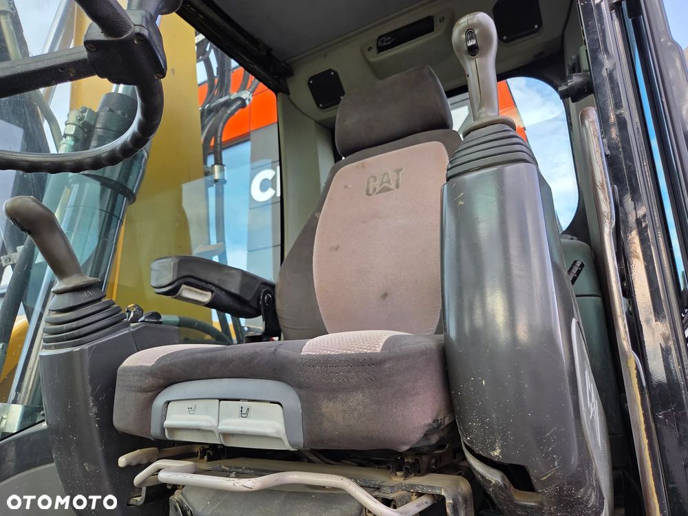 Caterpillar 313D / ze Szwajcarii / tylko 8100 mth / - 8