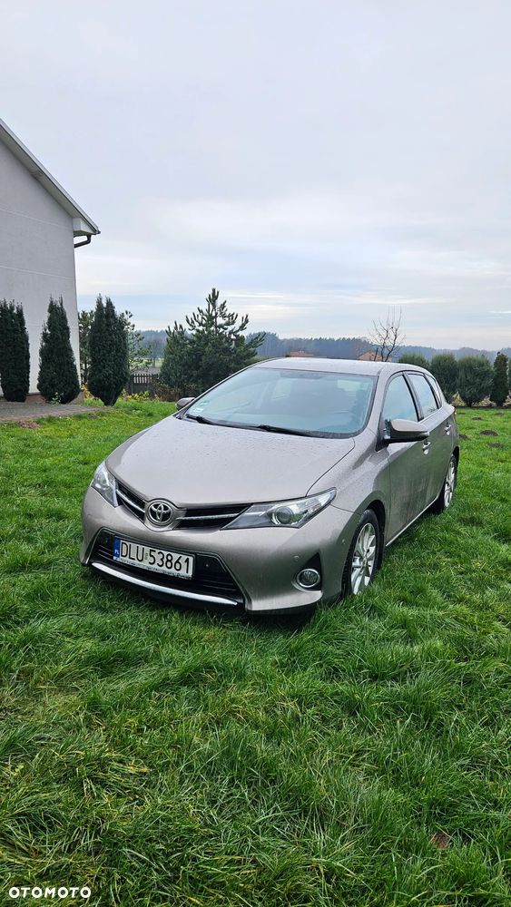 Toyota Auris 1.6 Premium Comfort - 1