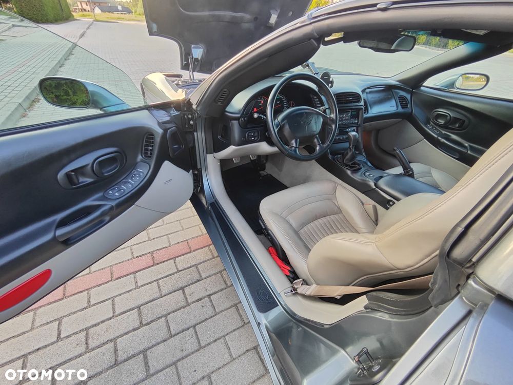 Chevrolet Corvette - 12