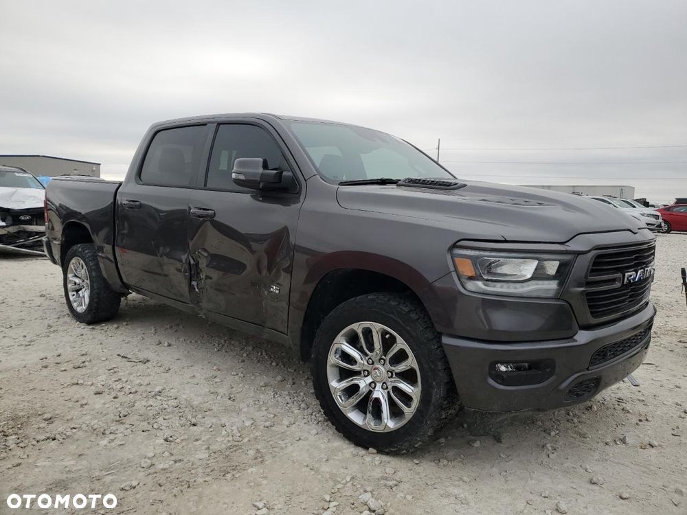 RAM 1500 Crew Cab Shortbed Laramie - 17