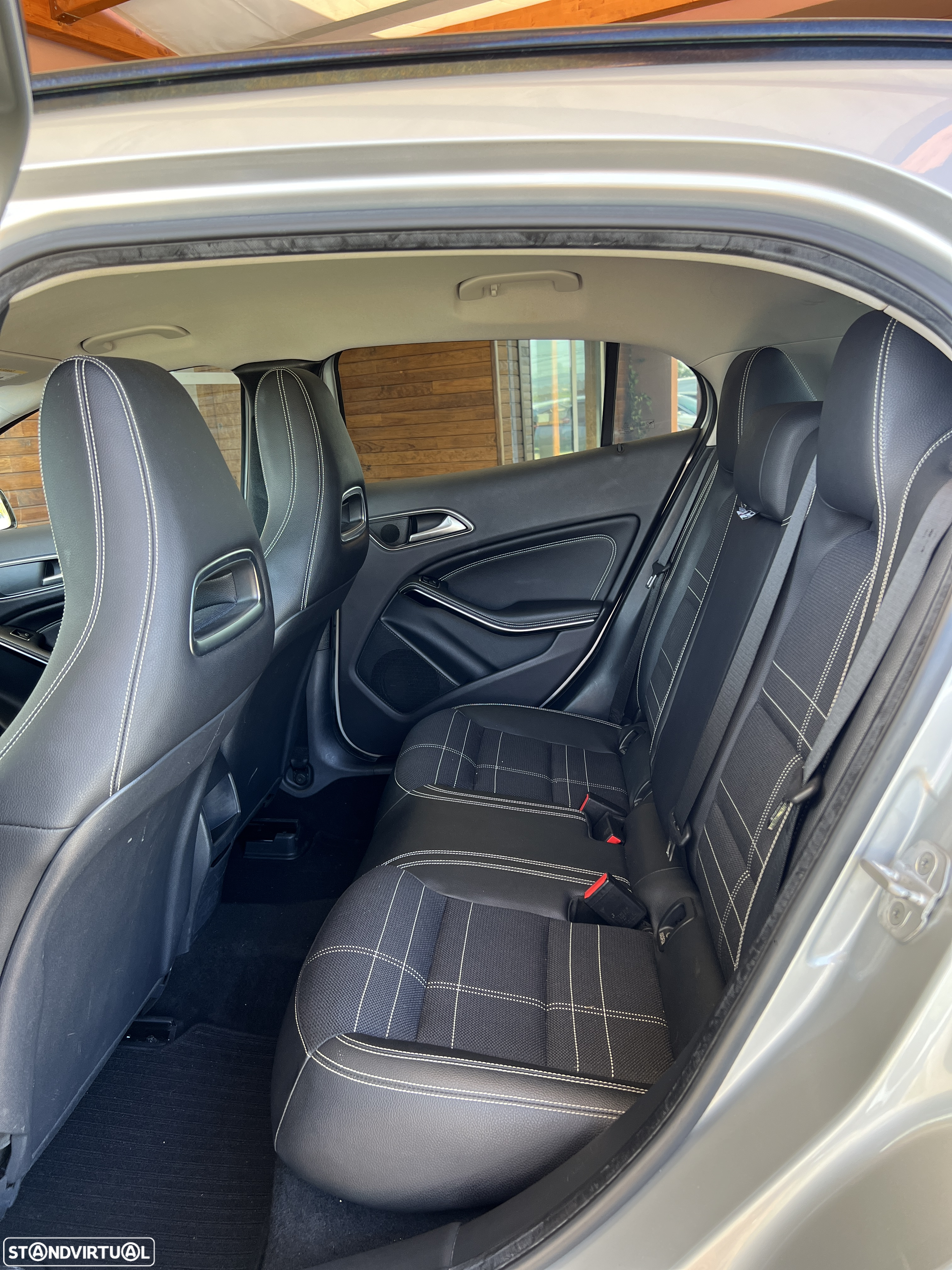 Mercedes-Benz GLA 180 CDi AMG Line - 9